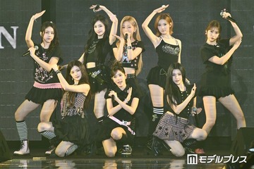 Hearts2Hearts、抜群スタイル際立つ衣装で豪華3曲披露 流暢な日本語で挨拶「楽しんでますかー？」【TGC2026A/W】 画像