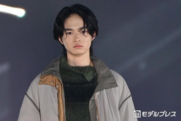 「国宝」で話題・越山敬達、クールな表情で観客魅了「大人っぽい」「スタイル良い」と反響【ガルアワ2026A/W】 画像