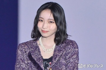 日向坂46大野愛実、前髪分けスタイルで雰囲気ガラリ「小顔が際立つ」「大人っぽい」と反響【ガルアワ2026A/W】 画像