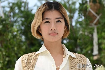 佐久間由衣、美脚チラリカットアウトボトムスコーデ公開「モード系でかっこいい」「スタイリングが別人級」と反響 画像