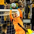 MLS、マジか…なぜか退場にされなかった「GKの超露骨ハンド」がこれ