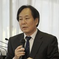 大津市長に答申書の概要を説明する第三者委員会の春日井敏之委員長＝6日午後、大津市役所