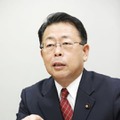 インタビューに答える公明党の西田実仁税制調査会長