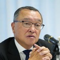 インタビューに応じる自民党税制調査会の宮沢洋一会長