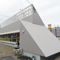 「飛騨の森でクマは踊る」が建てたオフィス棟＝10月、岐阜県飛騨市