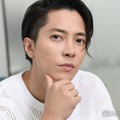 モデルプレスのインタビューに応じた山下智久（C）モデルプレス