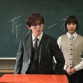 山田涼介、木南晴夏「ビリオン×スクール」第1話より（C）フジテレビ