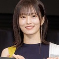 会見に登場した山本彩（C）モデルプレス