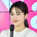 川口春奈、美しいフェイスラインが際立つ横顔SHOTに反響「綺麗すぎる」「相変わらずべっぴん」