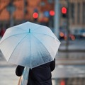 海外旅行中、突然の大雨が！？「観光が台無し」すると、現地の人が声をかけてきて…→予期せぬ展開に感動！