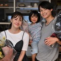 松本若菜、倉田瑛茉、松村北斗（C）TBS