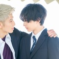 長谷川慎、木村慧人「レッドブルー」第1話（C）「レッドブルー」製作委員会・MBS（C）波切敦／小学館