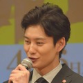 「国宝」岡田将生、ジャケットセットアップを着こなした美スタイルSHOTに反響「かっこよすぎて泣きそう」