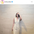 飯豊まりえ、胸元ざっくりのワンピコーデにファンうっとり「超絶美しい」「色気が最強」