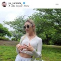 山田優、ほっそりお腹チラ見せの爽やかホワイトコーデSHOTを公開