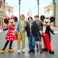 ミニーマウス、藤澤涼架、大森元貴、若井滉斗、ミッキーマウス（C）Disney