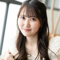 モデルプレスのインタビューに応じた辻本菜々子（C）モデルプレス
