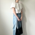 大人のフェミニンアイテムの取り入れ方。【ユニクロ】ジーンズ×【GU】フラットシューズ合わせでバランスを【40代の毎日コーデ】 画像