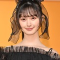 黒髪の山本望叶（C）モデルプレス