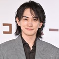 町田啓太、Netflix発バンドTENBLANKの生演奏回顧「緊張が伝わってきちゃって」当時の様子に佐藤健らからツッコミ 画像