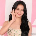 BLACKPINKジス、ミニスカで圧巻美脚輝く「さすがのスタイル」「憧れ」の声 画像