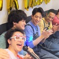 Aぇ! group、番組1周年記念しカラオケで熱唱・末澤誠也に誕生日サプライズ 5人での“石垣島旅”も【あっちこっちAぇ!】 画像