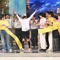 8月24日放送の「Golden SixTONES」内でSixTONESメンバーと約束した「マツケンサンバ風ポーズ」でゴールした横山裕（C）日本テレビ