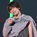 山下幸輝、袖を通さないパーカー斬新着こなし披露 逞しい腕のぞく【TGC2025A/W】 画像