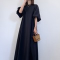 1枚持っていたい洗練デザインの黒ワンピ。さまざまなシーンで似合う着こなしを楽しんで【40代の毎日コーデ】 画像