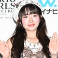 IVEレイ、美脚際立つパドルサーフィン姿公開「スタイル良すぎ」「海が似合う」と反響 画像