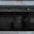 渋谷に突如現れた世界初“黒塗りレコードショップ”出店者はSKY-HI率いるBMSG「やりたい様にやらせていただきました」 画像