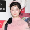鶴嶋乃愛、美スタイル際立つ黒×ピンクコーデに絶賛の声「プリンセスみたい」「さすがの着こなし」 画像
