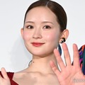 畑芽育「姪っ子に好かれたいから」始めたシール帳公開「めいなぎシール貼ってて最高」「理由が可愛い」の声 画像