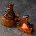 組分け帽子チョコレートタルト：550円（税込）／「ホグワーツからの招待状」限定メニュー