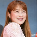 鈴木奈々、ミニスカ×ニーハイでほっそり美脚披露 ゴルフウェア姿に「破壊力バツグン」「健康的で素敵」の声 画像