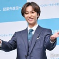 ベンチャーサポートアンバサダーに就任した阿部亮平（C）モデルプレス