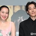 飯豊まりえ、高橋一生（C）モデルプレス