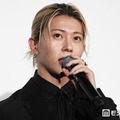 向井康二と“新旧おそ松共演”を果たした末澤誠也（C）モデルプレス