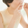 不快な【肌のベタつき・毛穴の黒ずみ】対策に。ジメジメ季節の今こそ見直したい「大人の正しい洗顔」 画像