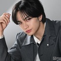 モデルプレスのインタビューに応じた中島健人（C）モデルプレス