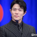 劇場版「TOKYO MER～走る緊急救命室～CAPITAL CRISIS」完成披露舞台挨拶に出席した鈴木亮平（C）モデルプレス