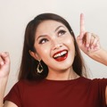 「ちょっと俺ら的にはキツイです」40代女性【勝負服】への男性のホンネがハンパない