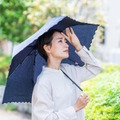 仕事相手が眉をひそめる。職場での薄着ファッションのマナー違反、覚えておいて