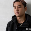 コムドットひゅうが、上裸で鍛えられた腹筋披露「めちゃくちゃ格好良い」「ビジュ爆発してる」の声 画像