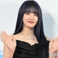 i-dleミンニ、美脚＆ウエスト際立つユニフォーム姿披露「脚のラインが完璧」「ウエスト細くて憧れる」の声 画像