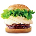 ドムドムハンバーガー、“梨のてりやきバーガー”が2年ぶり復活  シャリシャリ食感の意外な美味しさ、反響を受けて再販 画像