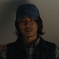 『見えない娘 THE INVISIBLES』生まれつき透明人間である三女・ひかり（鈴木凜子）と会話する学