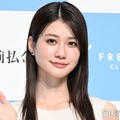 生見愛瑠、美肌輝くオフショル姿に熱視線「見惚れる」「肩のライン綺麗」 画像