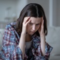 夫の足音を聞くだけで呼吸が苦しい。「もう生きていられない」と思うほどのモラハラから、逃げる決意をした日