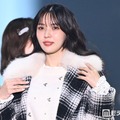 元櫻坂46小林由依、ボアコート＆ロングスカートで上品ルック「大人っぽい」「かっこよくて綺麗」の声【TGC2026A/W】 画像